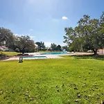 Lovely And New In Oura Apartament *