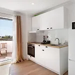 Lovely And New In Oura Albufeira