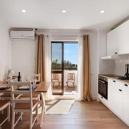 Lovely And New In Oura Διαμέρισμα